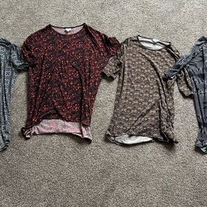 Patterned short sleeve LuLaRoe shirt lot- long fit Irma tops